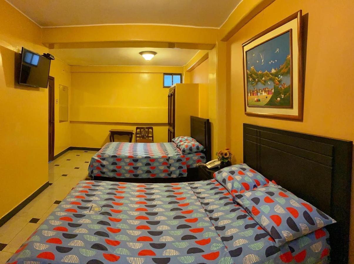 Hostal Montesa Гуаякіль Екстер'єр фото