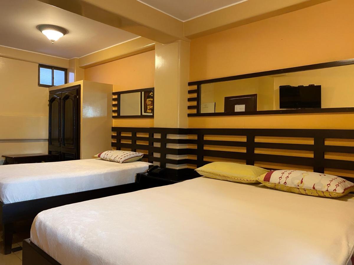 Hostal Montesa Гуаякіль Екстер'єр фото