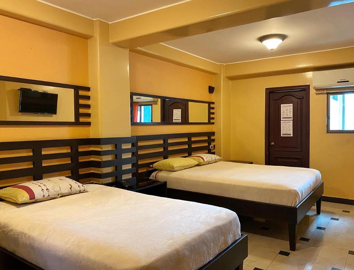 Hostal Montesa Гуаякіль Екстер'єр фото
